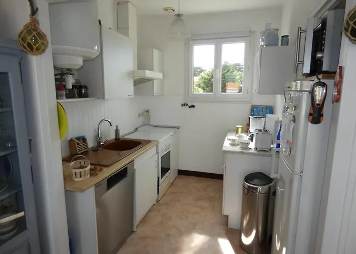 Familial A 50m De La - 2 Chambres, Balcon, Animaux Acceptes, Parking Privatif - Fr-1-540-291 *